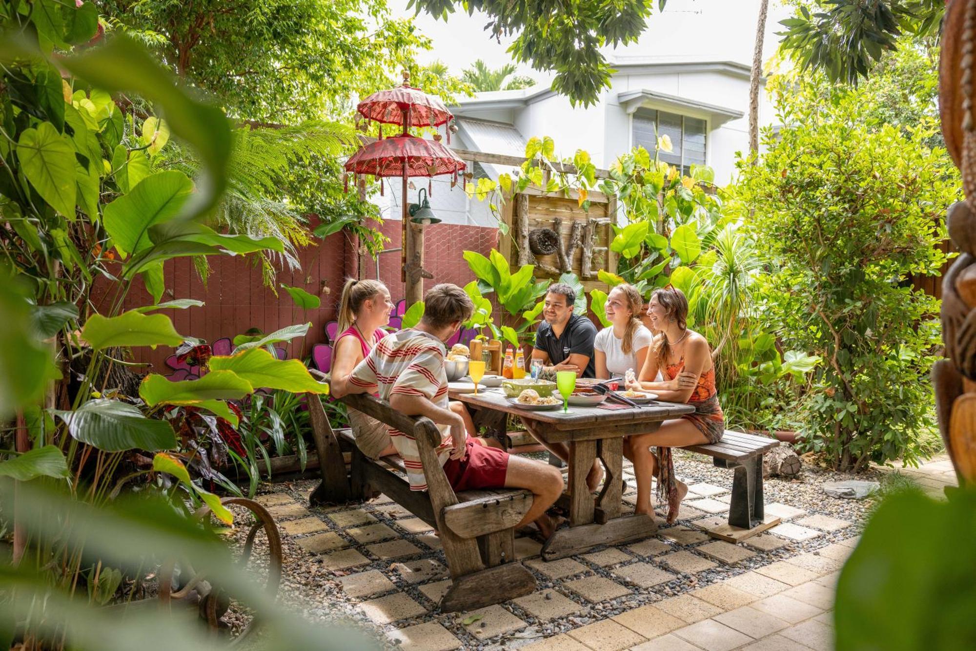 Albergue Travellers Oasis Cairns Exterior foto