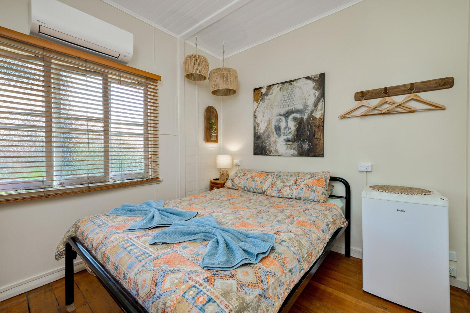 Albergue Travellers Oasis Cairns Exterior foto A room at the hostel