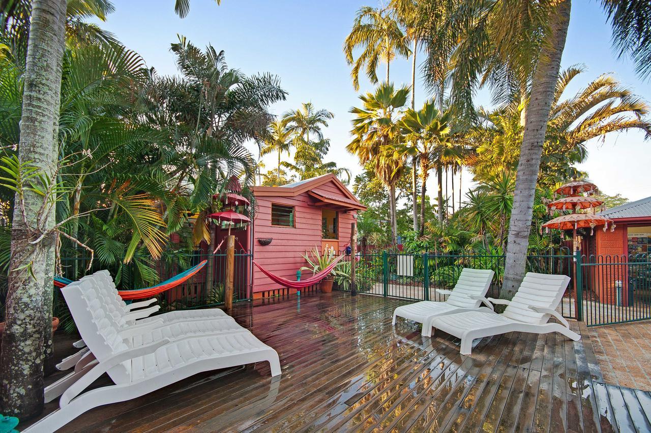 Albergue Travellers Oasis Cairns Exterior foto The Pink House